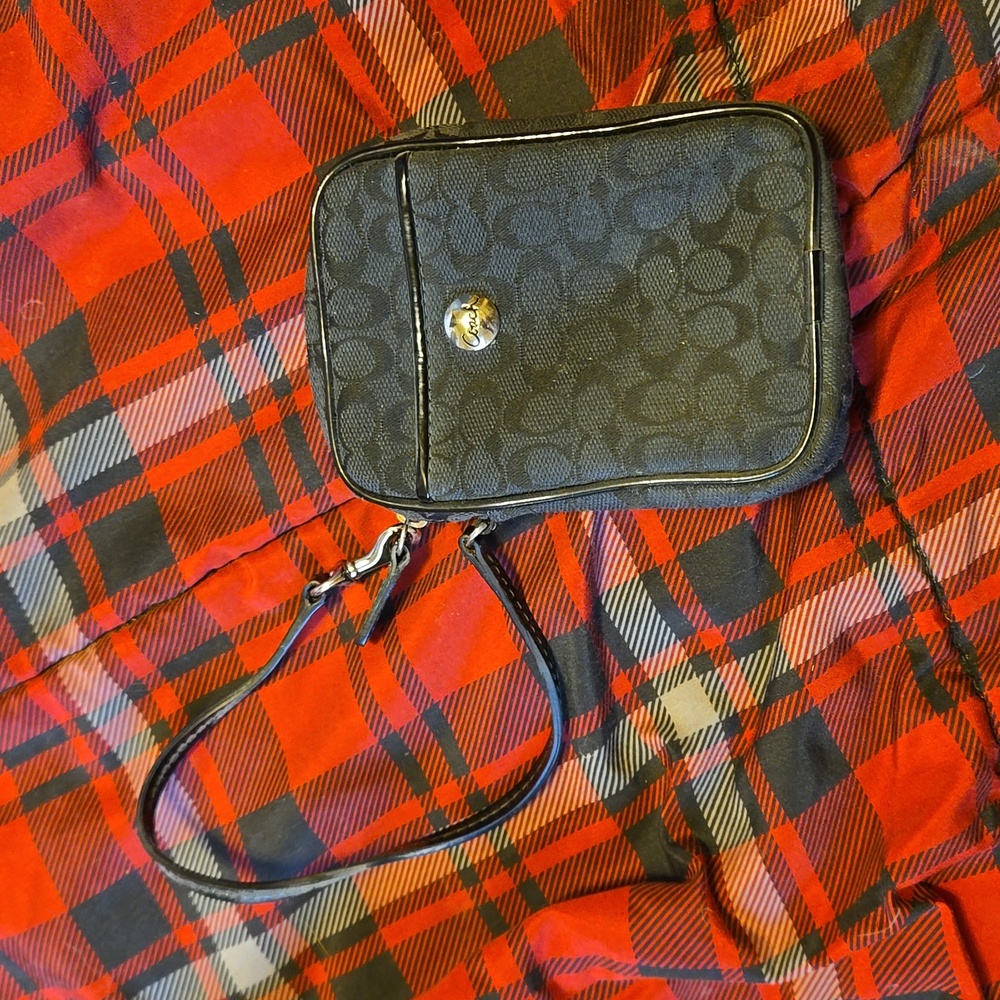 Coach multi pouch